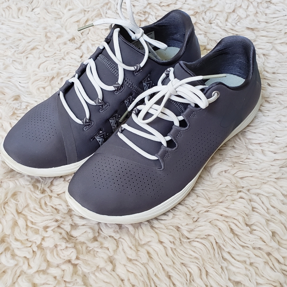 Under Armour tennis shoes